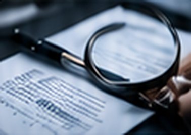 Revisión de documentos financieros